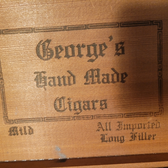 Vintage George Perfecta Wooden Cigar Box - Picture 6 of 12